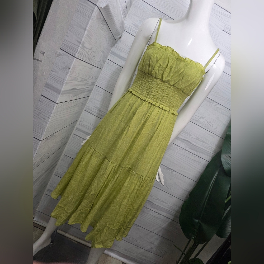 Green Sleeveless Smocked Dress